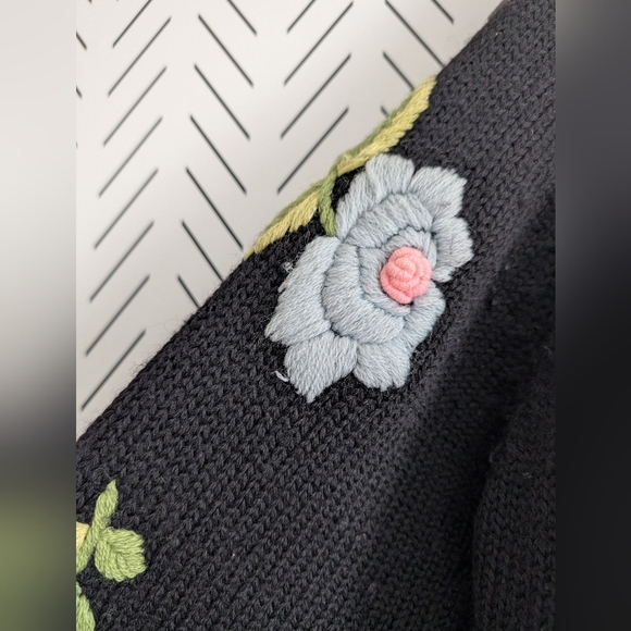 Vintage Jessika classic floral embroidery black cardigan button up grandma - Picture 5 of 12